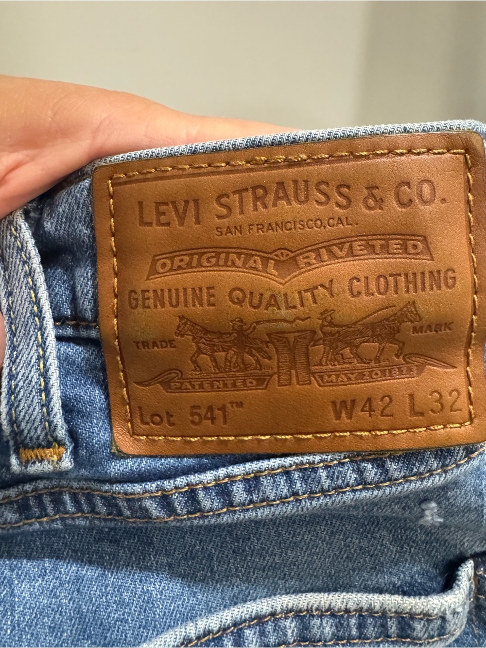 Levi's Men's Light Blue Relaxed Fit Jeans with Brown Leather Patch